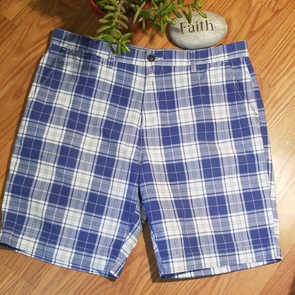 Tommy Hilfiger walking shorts 34
